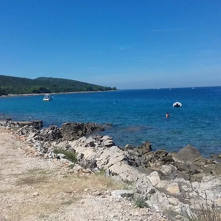 אתר קמפינג Caravan Near The Sea 5 *